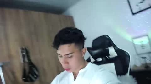 alannaughty_ online show from October 29, 3:31 am