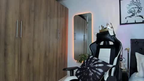 alannaughty_ online show from March 3, 5:26 am