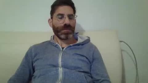 Snapshot of alcatrazcage chatting on December 19, 3:18 am Alcatrazcage online show from December 19, 3:18 am