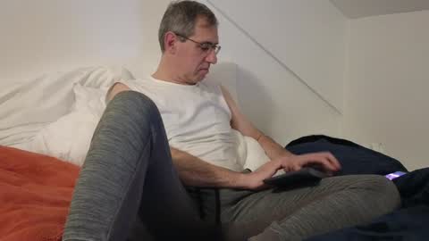 Alec Dubolsz online show from December 7, 6:15 pm