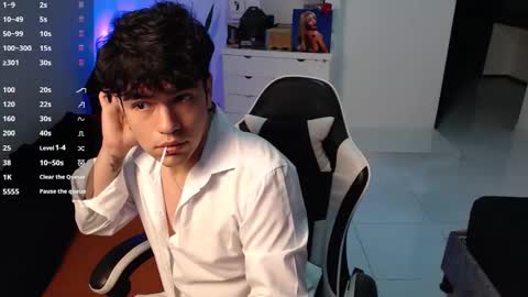 Snapshot of alec_spencer chatting on October 3, 1:54 am alec online show from October 3, 1:54 am