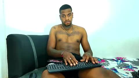 Snapshot of alejo_21cm chatting on December 5, 2:53 am alejo_21cm online show from December 5, 2:53 am