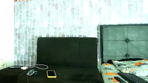Snapshot of alejo_21cm chatting on February 12, 3:07 am alejo_21cm online show from February 12, 3:07 am