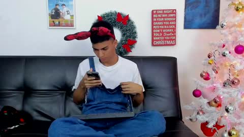 alejo peverell online show from December 24, 11:38 am