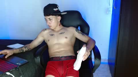 alejo online show from April 11, 7:45 am