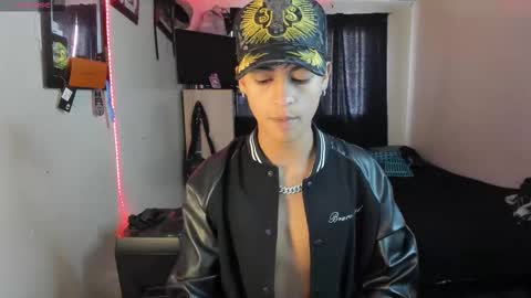Snapshot of alejoo_storms chatting on September 27, 2:37 pm alejo online show from September 27, 2:37 pm