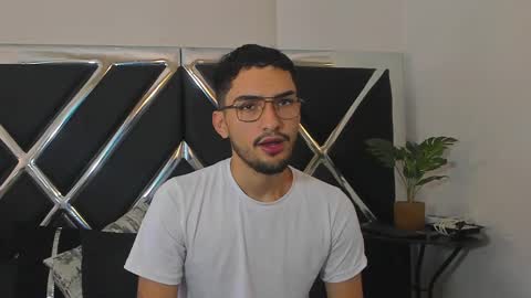Alek online show from September 22, 1:32 pm