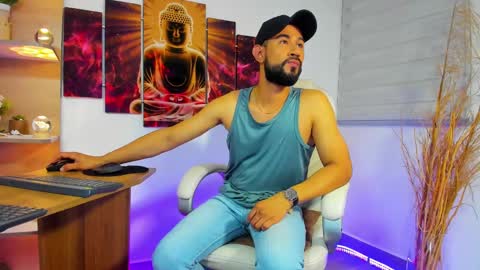 Snapshot of alessandro__wye chatting on January 8, 5:16 am ALESSANDRO WYE online show from January 8, 5:16 am