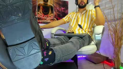 Snapshot of alessandro__wye chatting on February 9, 10:32 pm ALESSANDRO WYE online show from February 9, 10:32 pm
