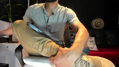 Snapshot of alessandro__wye chatting on September 28, 8:34 am ALESSANDRO WYE online show from September 28, 8:34 am
