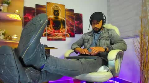 Snapshot of alessandro__wye chatting on January 25, 4:45 am ALESSANDRO WYE online show from January 25, 4:45 am