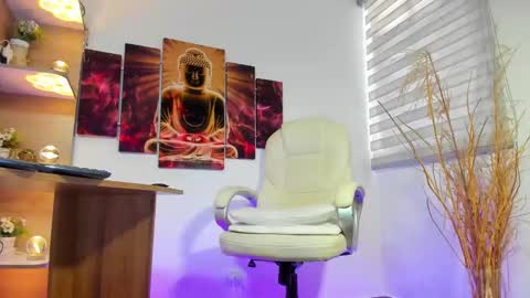Snapshot of alessandro__wye chatting on February 14, 2:23 pm ALESSANDRO WYE online show from February 14, 2:23 pm