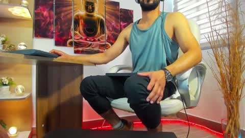 Snapshot of alessandro__wye chatting on February 23, 2:32 pm ALESSANDRO WYE online show from February 23, 2:32 pm