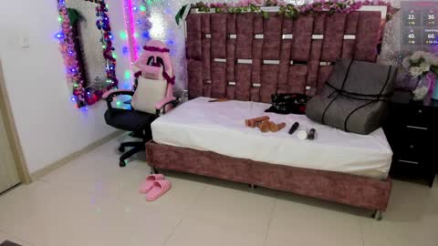 Alessia online show from December 19, 8:44 pm