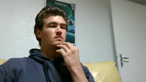 Snapshot of alex83530 chatting on December 31, 1:52 pm Alex83530 online show from December 31, 1:52 pm
