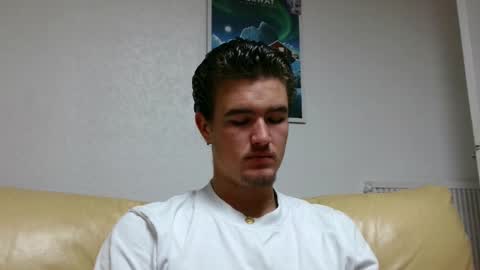 Snapshot of alex83530 chatting on January 6, 12:46 pm Alex83530 online show from January 6, 12:46 pm