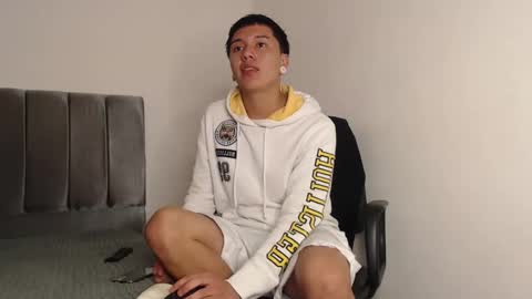 Owen online show from February 4, 2:07 am