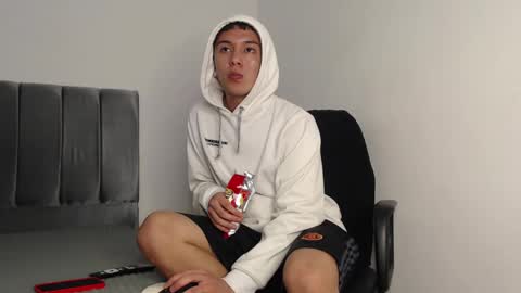 Owen online show from December 21, 1:47 am