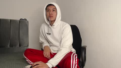 Owen online show from December 18, 2:21 am