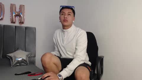 Owen online show from December 6, 12:34 am