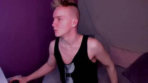 Snapshot of alex__sweet chatting on March 1, 6:48 am your Alex online show from March 1, 6:48 am