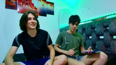 sneider online show from March 21, 4:49 am