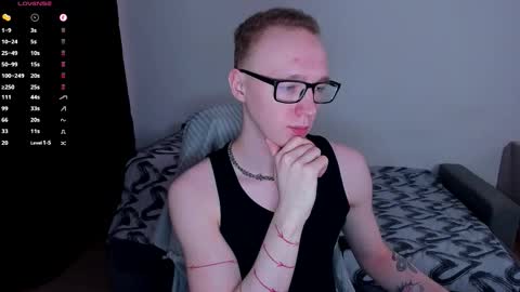 alex_silent online show from March 18, 2:47 am