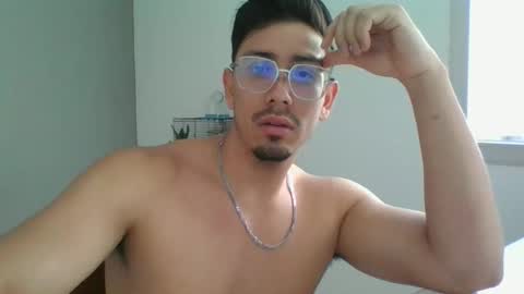 Snapshot of alexandbrandom chatting on September 29, 2:24 pm Dotados online show from September 29, 2:24 pm