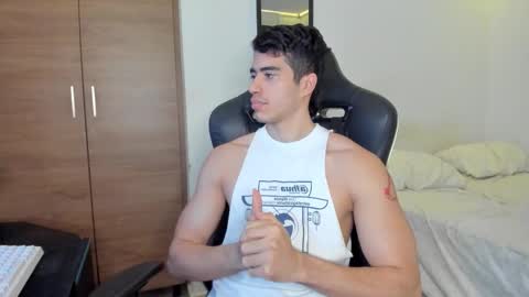 Snapshot of alexander__lips chatting on September 9, 12:32 am alexander__lips online show from September 9, 12:32 am