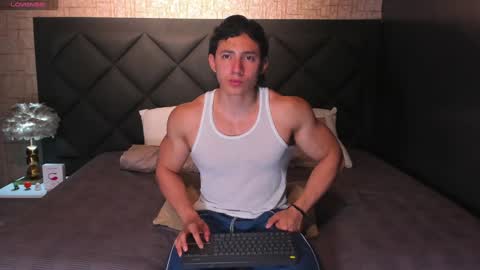 Snapshot of alexander_classy chatting on February 4, 4:37 am Alex online show from February 4, 4:37 am