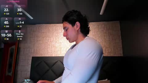 Snapshot of alexander_classy chatting on February 18, 1:32 am Alex online show from February 18, 1:32 am