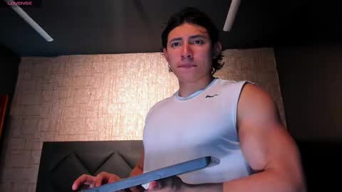 Snapshot of alexander_classy chatting on February 19, 2:44 am Alex online show from February 19, 2:44 am