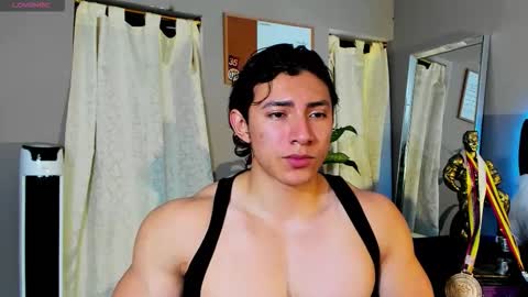 Snapshot of alexander_classy chatting on September 15, 11:39 pm Alex online show from September 15, 11:39 pm