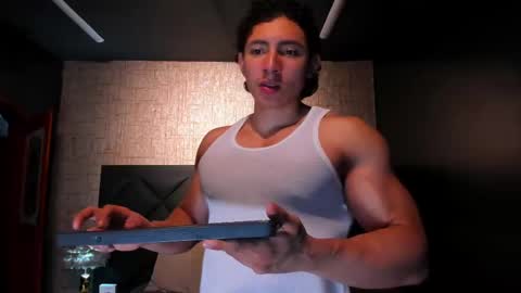 Snapshot of alexander_classy chatting on February 17, 4:31 am Alex online show from February 17, 4:31 am