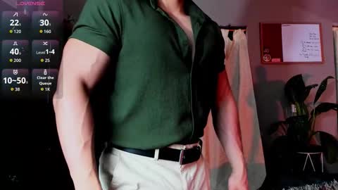 Snapshot of alexander_classy chatting on September 19, 1:50 am Alex online show from September 19, 1:50 am
