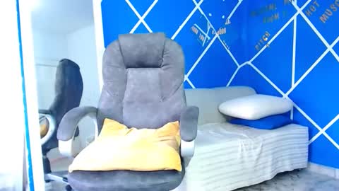 Snapshot of alexander_megan chatting on December 4, 9:13 pm alexander online show from December 4, 9:13 pm