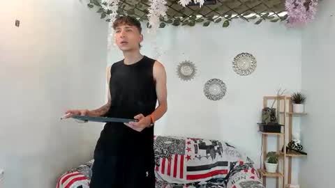 chicos hot online show from November 4, 7:48 pm