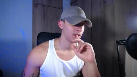 Snapshot of alexandrolovee chatting on October 10, 2:05 am Alexandro online show from October 10, 2:05 am
