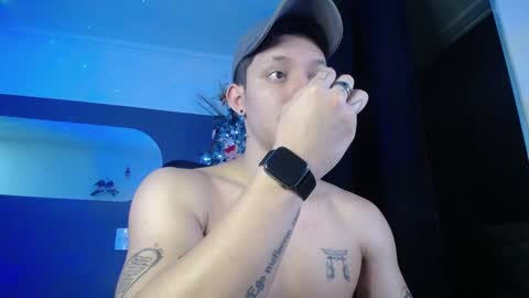 Snapshot of alexandrolovee chatting on December 14, 9:18 am Alexandro online show from December 14, 9:18 am