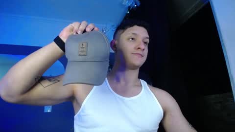 Snapshot of alexandrolovee chatting on December 3, 8:58 am Alexandro online show from December 3, 8:58 am