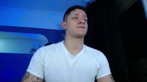 Snapshot of alexandrolovee chatting on December 5, 9:17 am Alexandro online show from December 5, 9:17 am