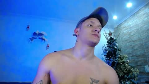 Snapshot of alexandrolovee chatting on January 7, 8:05 am Alexandro online show from January 7, 8:05 am