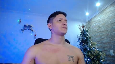Snapshot of alexandrolovee chatting on January 5, 7:07 am Alexandro online show from January 5, 7:07 am