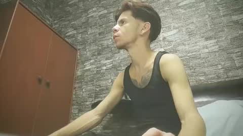 alexandrorossi online show from December 4, 5:27 am