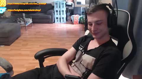 Alex online show from October 3, 2:44 pm