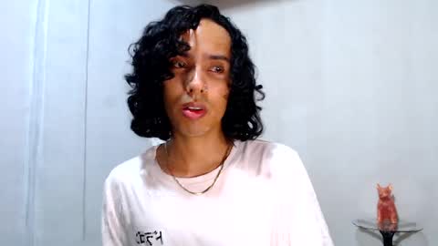 Alexis online show from April 8, 1:42 pm