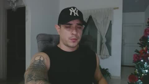 Snapshot of alexmaximuss chatting on December 22, 5:12 am Maximuss online show from December 22, 5:12 am