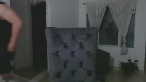 Snapshot of alexmaximuss chatting on February 10, 3:46 am Maximuss online show from February 10, 3:46 am