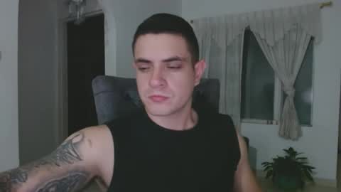 Snapshot of alexmaximuss chatting on February 17, 3:25 am Maximuss online show from February 17, 3:25 am