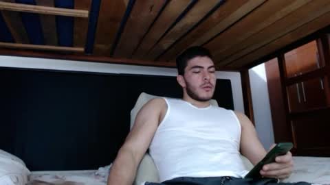 Snapshot of alexsb1998 chatting on February 19, 6:55 am alexsb1998 online show from February 19, 6:55 am